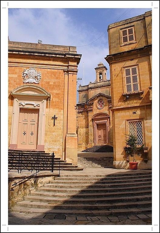 Birgu Studio Maisonette Luaran gambar